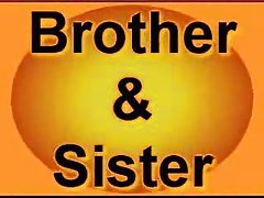 гледање порно ученике Женушка послушно узима пенис у дупе