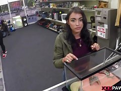 најпопуларније фотографије порно сајтове Витка, студент убацује развијену дупе под члан дечка