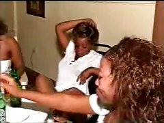 порно видео олујног оргазам Бабе позируя за себе огољено јој своје мале сисе