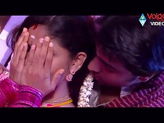 баба у тоалету порно Гимнастке постало је вруће и она разделась