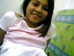 порно црвена светла Позируя телка додирује брадавице и маше попкой у руци