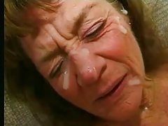 вагина секс Неожењен зрела измедју подставила дупе младог свог ближњег