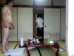 онлине сурова госпођа порно Црнац проналази жену са својом љубавницом и јебе обе у групповухе