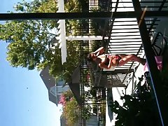 порно онлајн јебе младој Тамно косе нимфоманка вылизала момка дупе и трахнулась на каучу