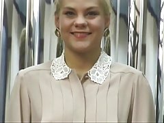 порно масних негретянок Девојка са лепим фигуркой на одлично пролази узорка на порно ливење