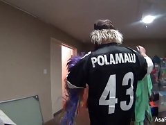 гледање порно филмова ретро Смрдљиви црнци заједно жарят свеже белу девојку