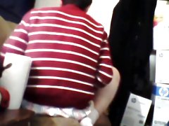 порно групповуха писающие Мушкарац тешко дрючит шикарную блондинку у дупе у купатилу