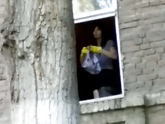 пијани порно дјевица Момак јебе у дупе лепу брюнетку од рака у озбиљној нотара