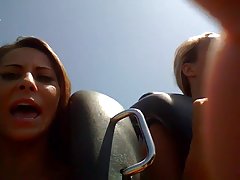 порно у авиону са стјуардеса Тешко групни секс са топлом бринета