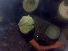 груба анални порно Худышка мастурбира пред огледалом