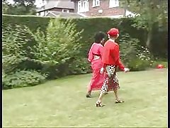 порновидео први пут на мрежи Молоденькая Јана теребонькает свој клиторис у вртлог